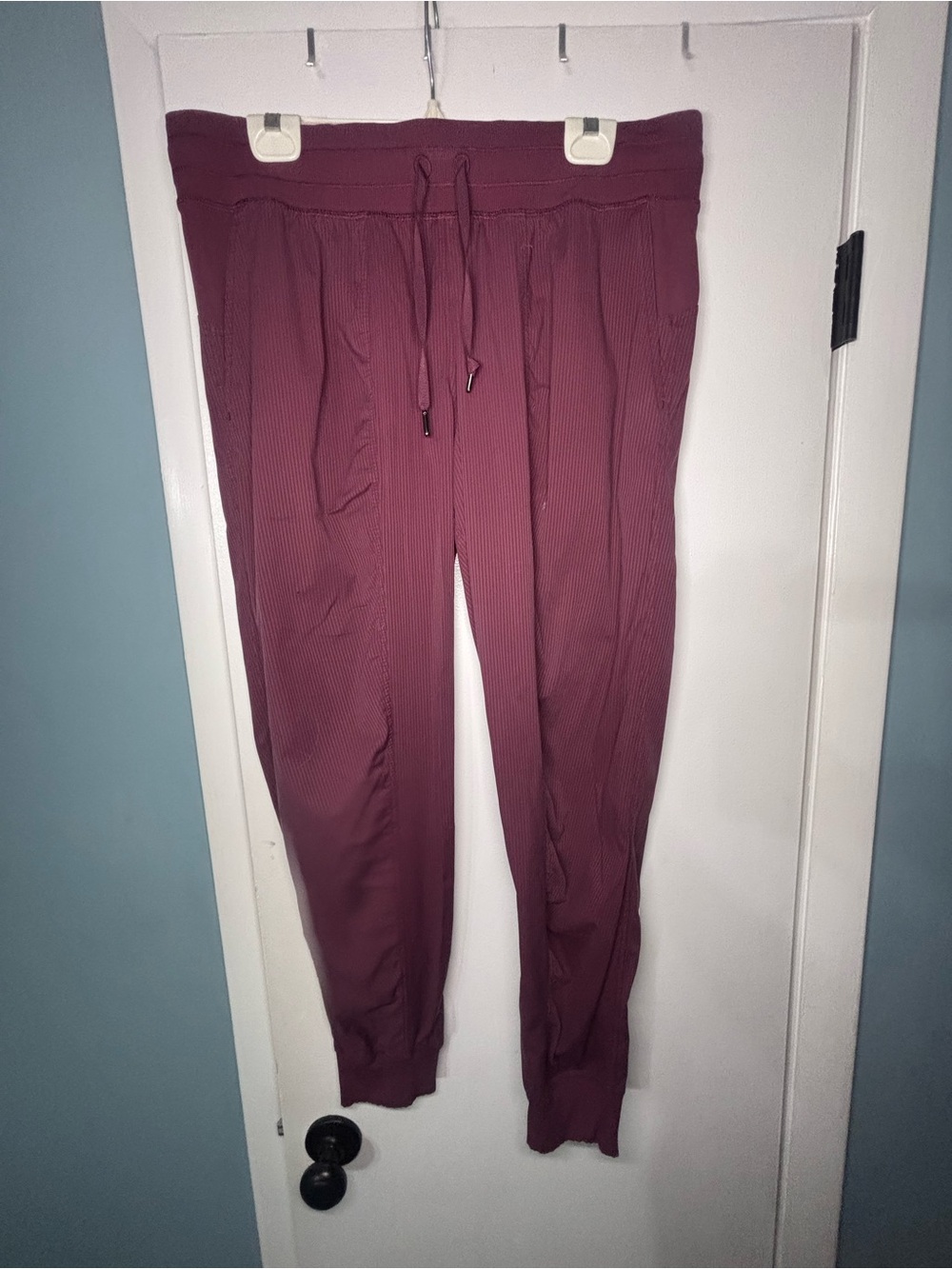 Lululemon Women's Ribbed Drawstring Jogger Pants - Burgundy